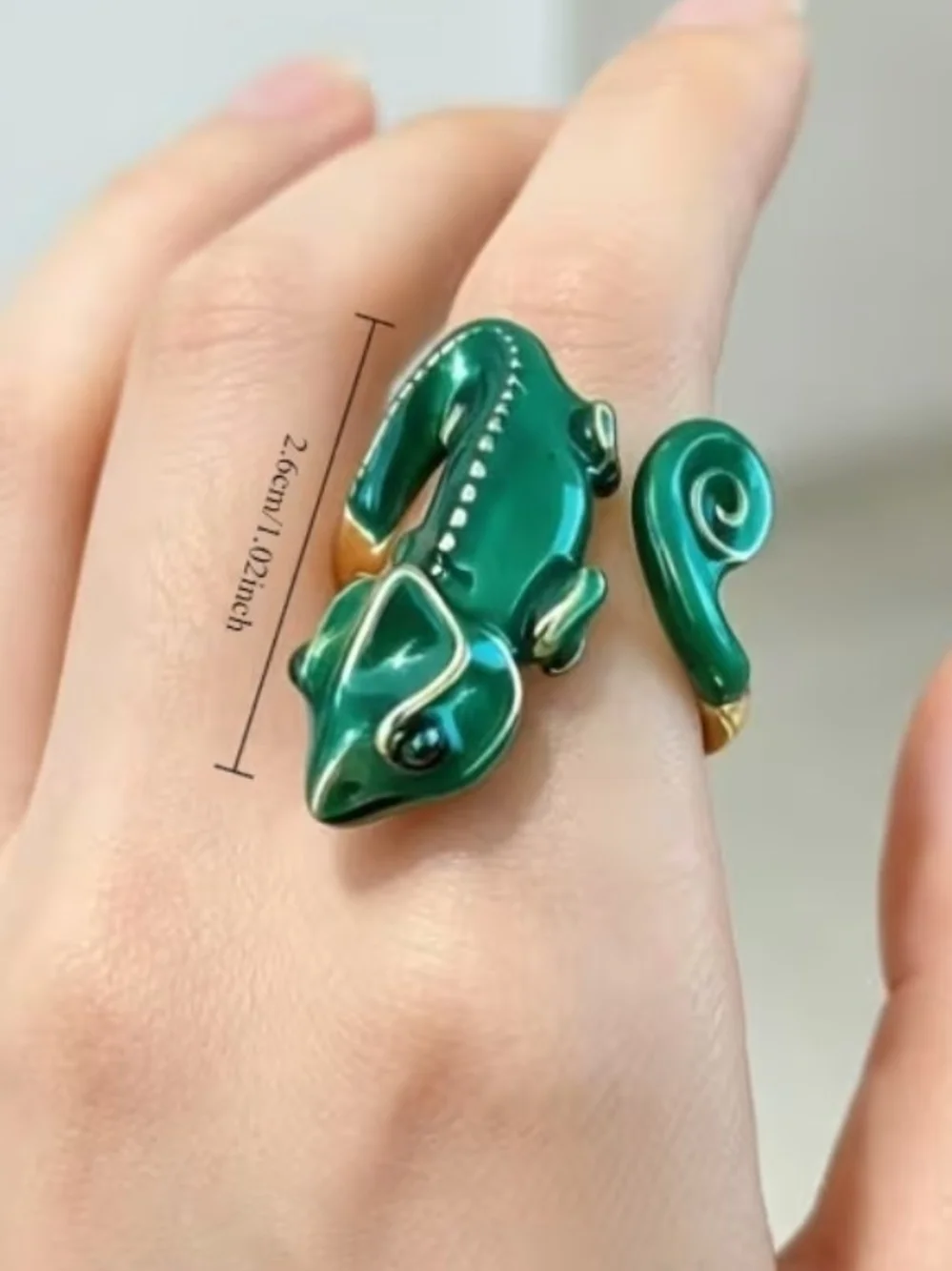 Green Gecko Adjustable Ring